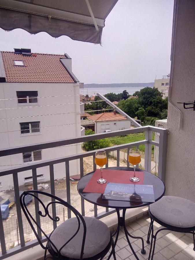 Kike Red Apartment Kastela Exterior photo