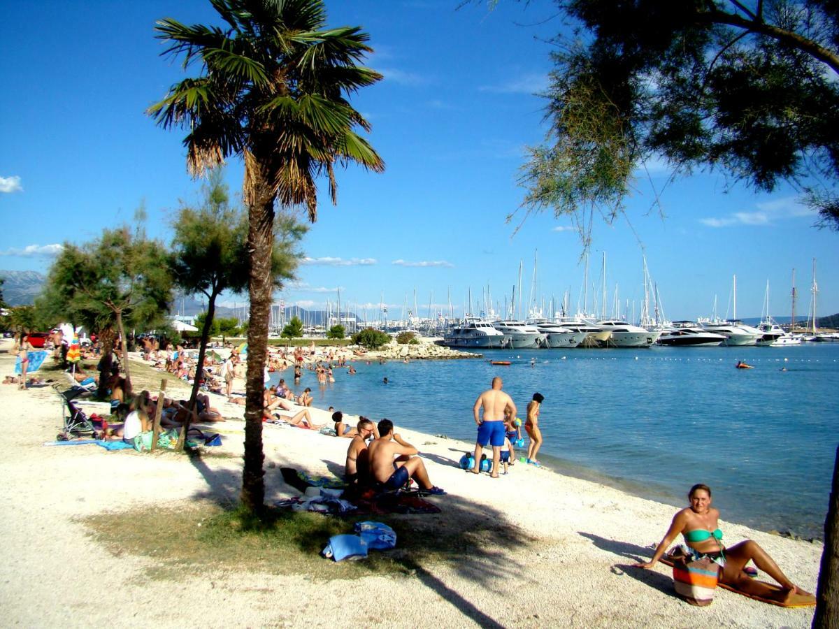 Kike Red Apartment Kastela Exterior photo