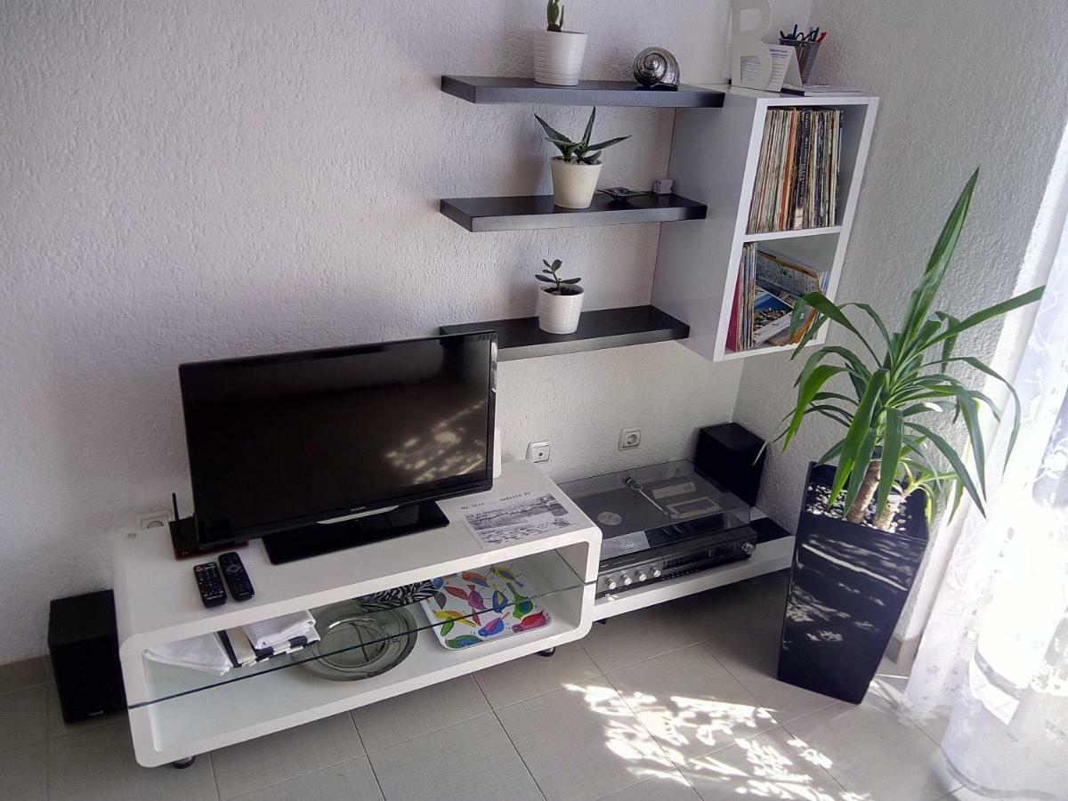 Kike Red Apartment Kastela Exterior photo